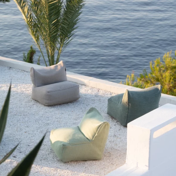 <b>Dotty</b> <br>Roolf Living</br>